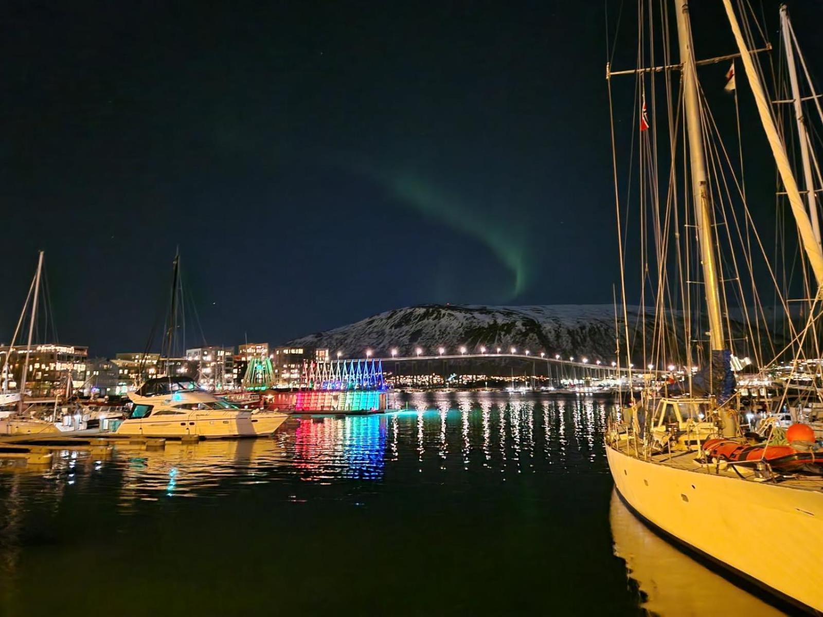 Flott Midt I Sentrum Med 5 Voksne Sengeplasser Leilighet Tromsø